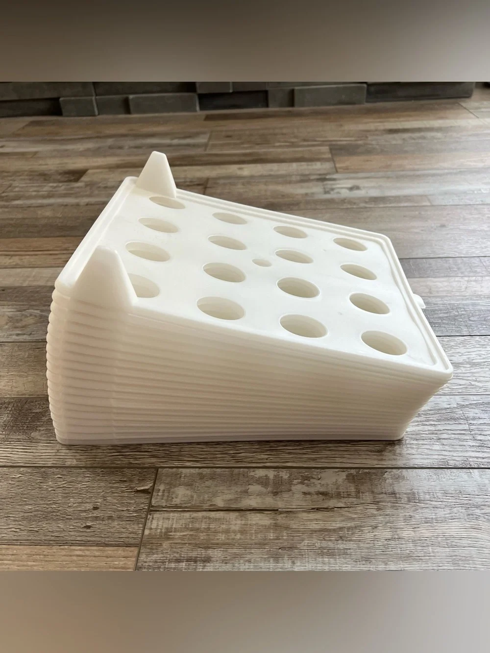 18 White Stackable Clothes Organizer Boards